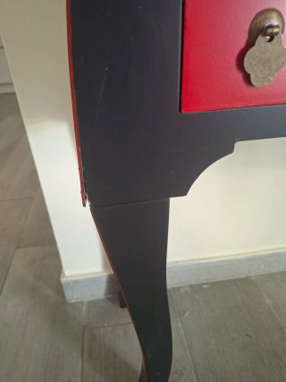 Mueble de entrada oriental negro y rojo