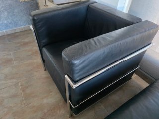 Butaca de piel negra