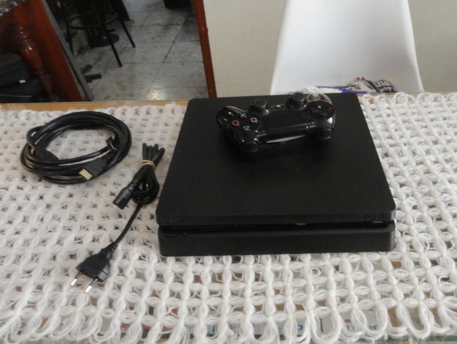 PS4 Slim 500GB + Mando