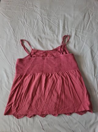 Camiseta tirantes Naf Naf mujer color tierra rojiz