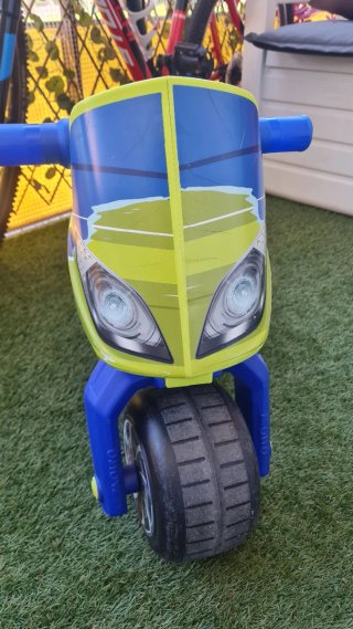 Moto correpasillos Juguettos