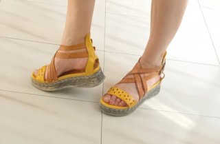 Sandalias Chacal Cuña Piel