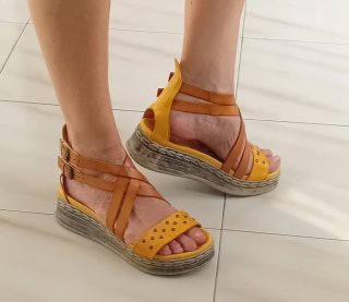 Sandalias Chacal Cuña Piel