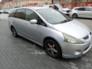 Mitsubishi Grandis 2008