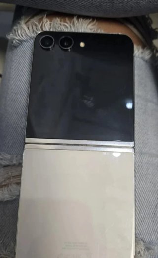 Samsung Galaxy Z Flip 5