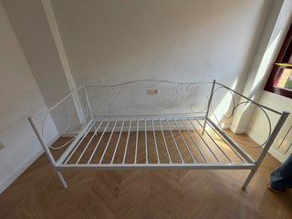 Cama de forja blanca Medidas: 197x96x90