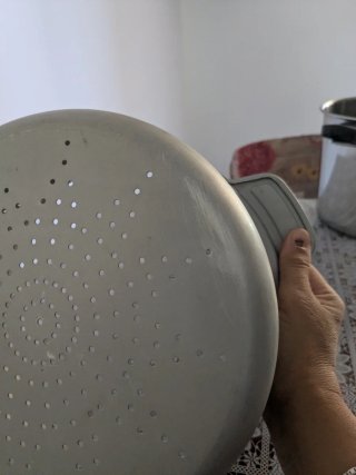 Scolapasta in metallo
