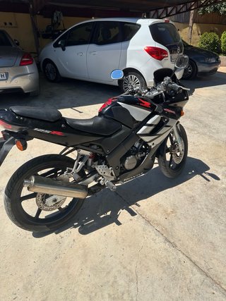 Honda CBR125R Sportbike Negra/Plata