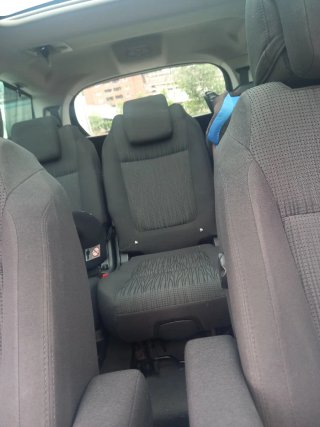 Peugeot 5008 2012