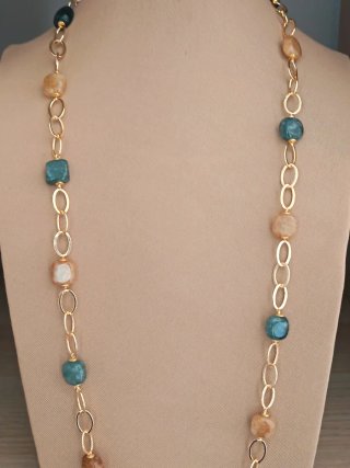 Collana oro con pietre verdi e ambra