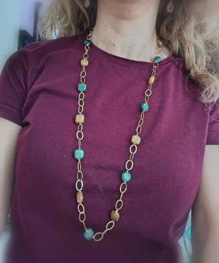 Collana oro con pietre verdi e ambra