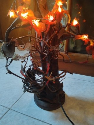 Lampada da tavolo artigianale legno – Luce rossa