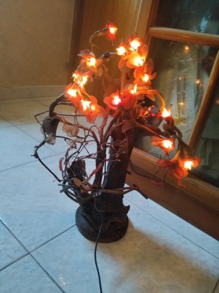 Lampada da tavolo artigianale legno – Luce rossa