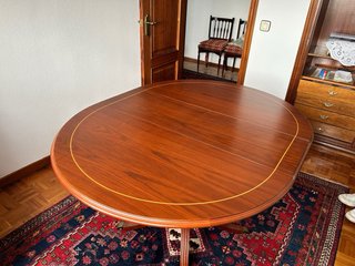 Mesa comedor madera extensible.