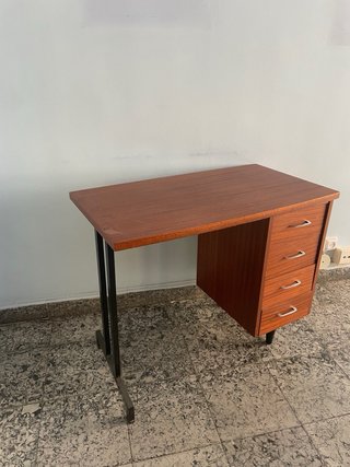 Escritorio madera y metal