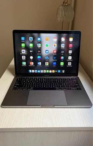 MacBook Pro 13 i7, 16GB RAM, 500GB SSD
