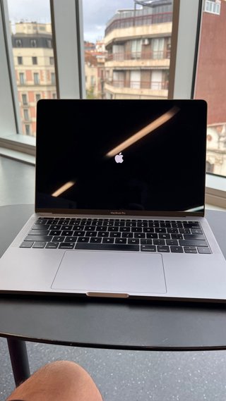 MacBook Pro 13 i7, 16GB RAM, 500GB SSD