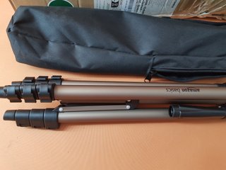 Trípode Aluminio Amazon Basics 127cm + Funda