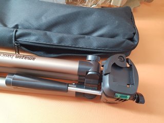 Trípode Aluminio Amazon Basics 127cm + Funda