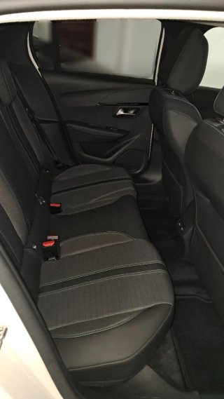 Peugeot 208 SOLO 10.346km!!!