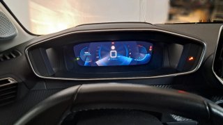 Peugeot 208 SOLO 10.346km!!!