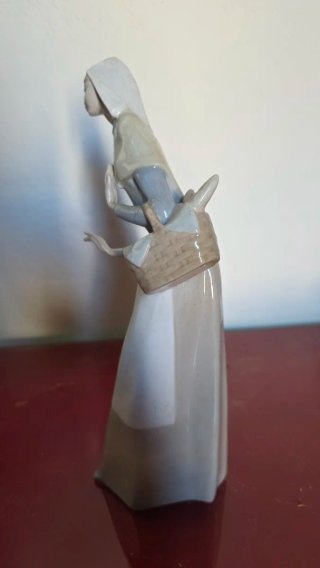 Figura Lladró Porcelana Niña Perro