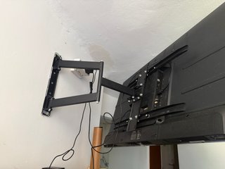 TV Hisense 50” con soporte