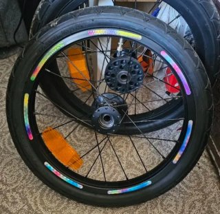 Tiras reflectantes ruedas coche multicolor