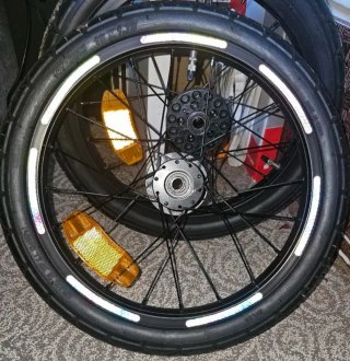 Tiras reflectantes ruedas coche multicolor
