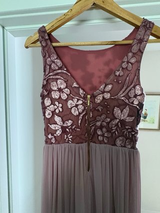 Vestido largo rosa lentejuelas y tul T.36
