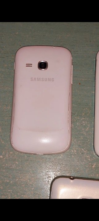 3 Smartphones Samsung Blancos y Negros