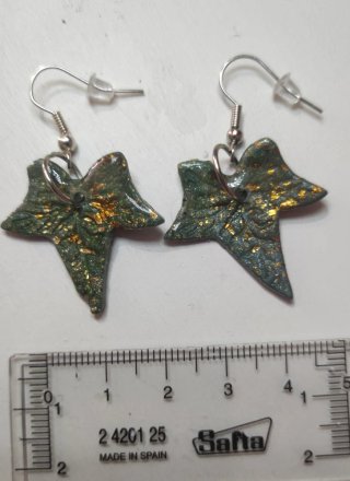 ⚡Pendientes de resina y fimo, con pan de oro