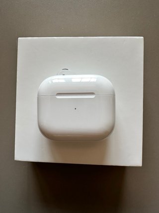 AirPods 3 Apple