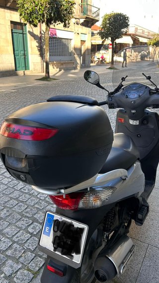 Baúl para moto SHAD
