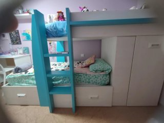 Cama tren con armario.  Con colchones (150€)