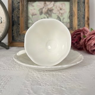 Taza y plato Royal Albert Gossamer.