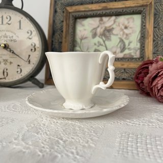 Taza y plato Royal Albert Gossamer.