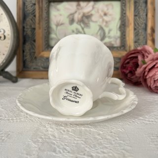 Taza y plato Royal Albert Gossamer.