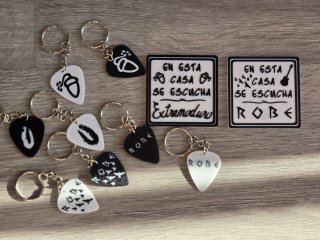 Placa Decorativa En esta casa se escucha Robe