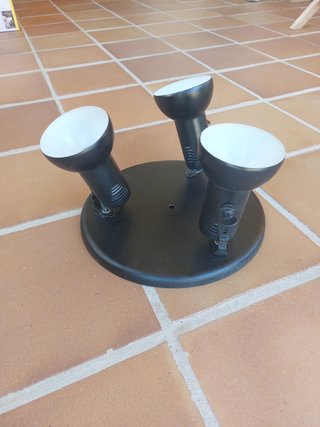 Plafón de techo 3 focos orientables negro.