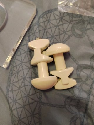 Accessori bagno trasparenti e bianchi