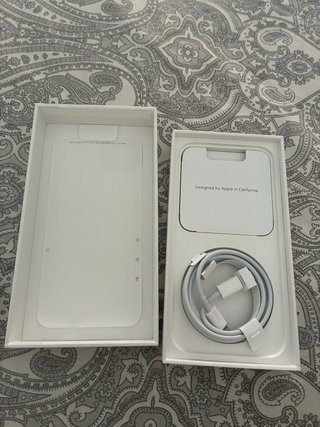 Caja y cable iPhone 14