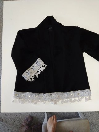 Chaqueta antelina negra con pasamaneria