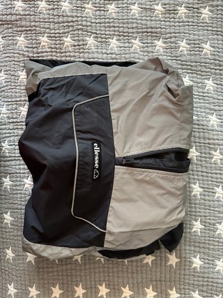 Abrigo Ellesse Negro y gris reflectante