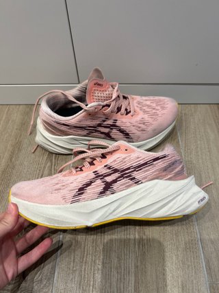 Zapatillas running Asics novablast 3