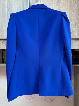 Traje de mujer color azul Klein de Cuplé