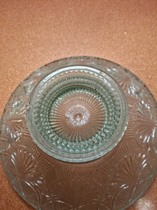 Fuente de cristal vintage con base