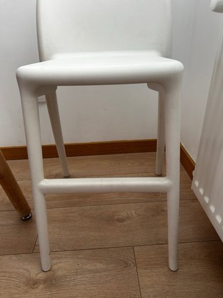 Silla alta infantil blanca modelo Urban. Nueva.