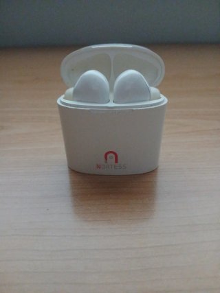 Auriculares inalámbricos blancos