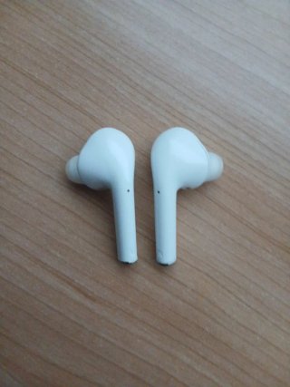 Auriculares inalámbricos blancos